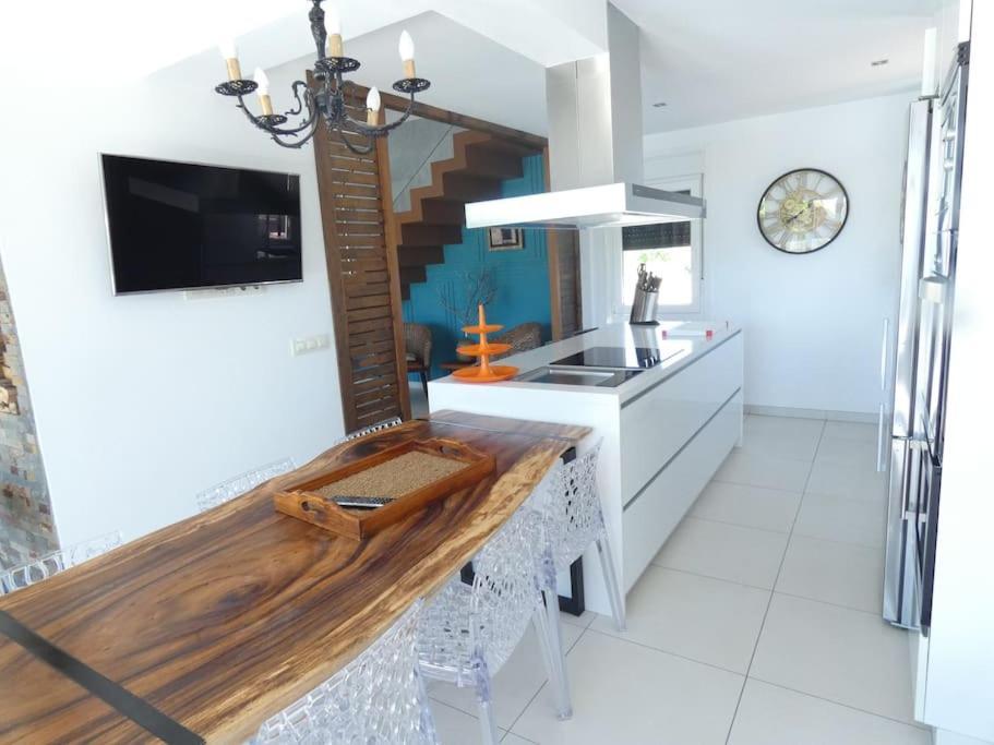 Chalet De Diseno Moderno En ซันเชนโช ภายนอก รูปภาพ